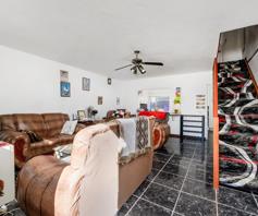 Apartment / Flat for sale in Newton Park