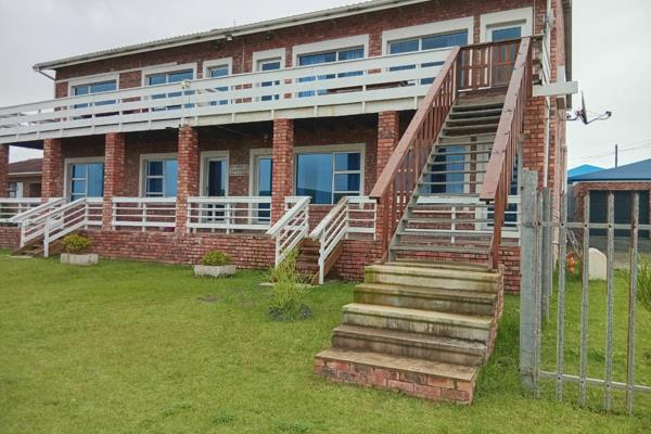 Looking for a peaceful coastal retreat? This fully furnished 1-bedroom flat in Kaysers ...