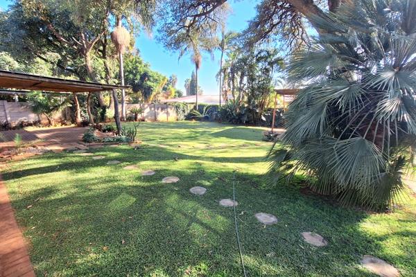 This spacious property in the heart of Sinoville offers endless potential – whether you&#39;re looking to run a business from home ...