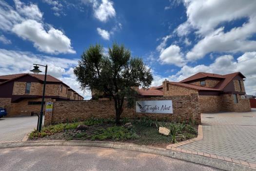 3 Bedroom Townhouse to rent in Glen Marais