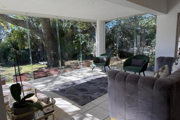 Elegant 5-Bedroom North-Facing Family Home with Studio Apartment, Pool &amp; Garden

Welcome to this spacious, north-facing 5-bedroom ...