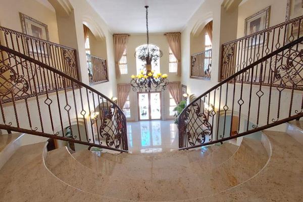 Designed and built with class and comfort. No expense spared.

This home offers :

* Breeze air 300 centralized evaporator air ...