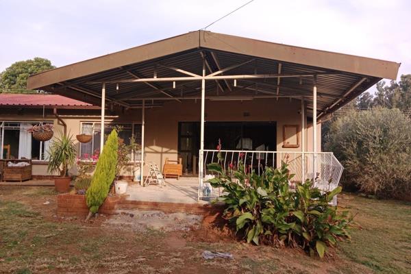 Stunning 4-Bedroom Family Home To Let in Rensburg.

Discover this spacious and beautifully maintained 4-bedroom home, perfectly located ...