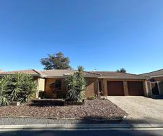 Townhouse for sale in Sonstraal Heights