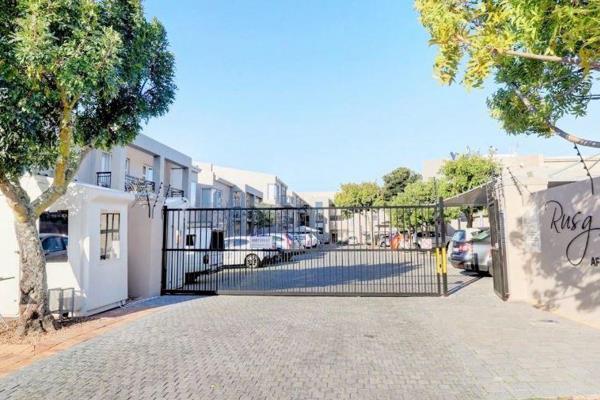 If you are looking to retire in a secure complex, ready to move in to a great community and meet new friends, look now further. 

This ...