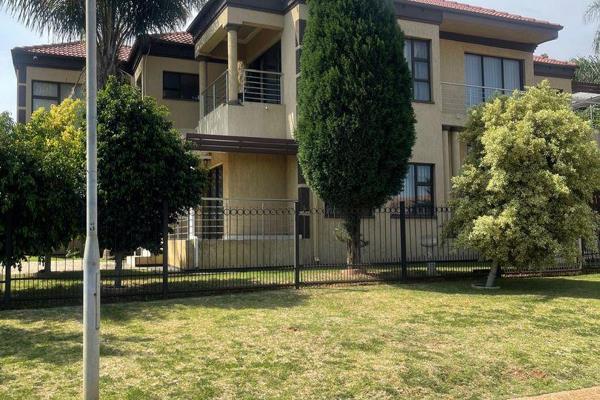 Stunning property which provides you with, not only a taste of wealth, but the ultimate luxury experience. Going home at the end of ...
