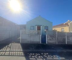 House for sale in Strandfontein