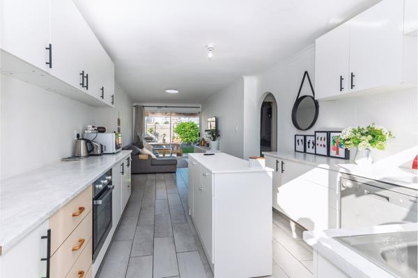 Welcome to a charming townhouse nestled in the vibrant neighbourhood of Faerie Knowe ...