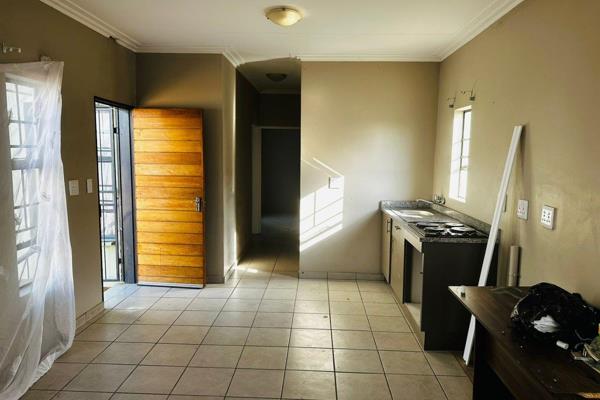 2-bedroom investment property in South Hills
Open plan kitchen
Bathroom
Two-car parking
Paved driveway
Closer to public transport ...