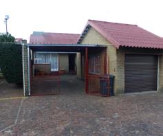 Townhouse for sale in Constantia Kloof