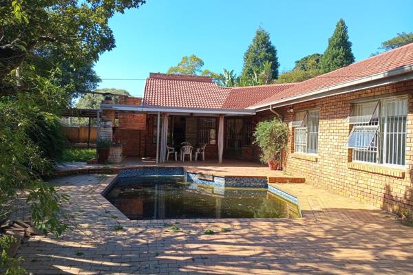 Nestled in a quiet cul-de-sac in the sought-after suburb of Radiokop, this spacious ...