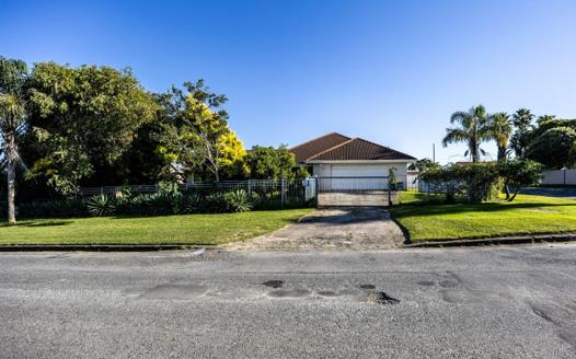 3 Bedroom House for sale in Beacon Bay