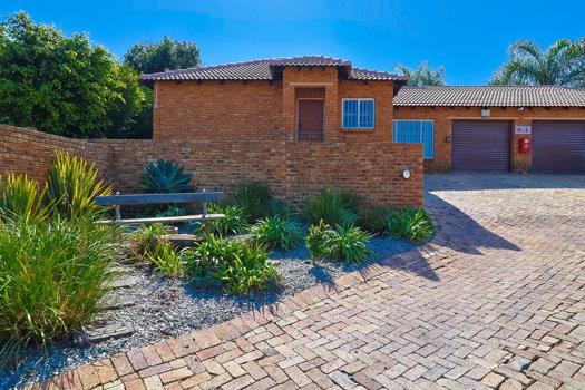 2 Bedroom Townhouse for sale in Wilgeheuwel