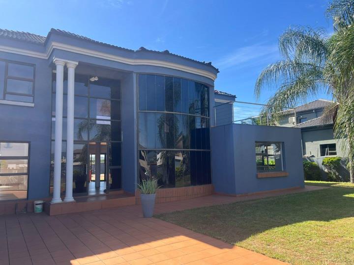 6 Bedroom House for sale in Riverside Estate - P24-116016683