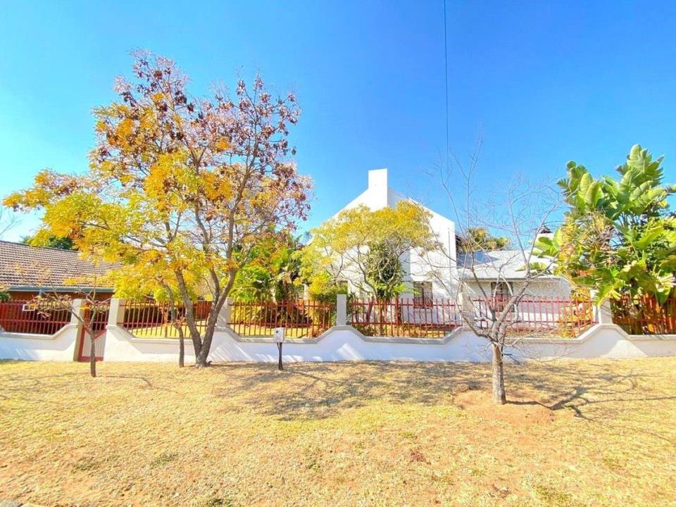 4 Bedroom House for sale in Modimolle - P24-116017616