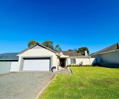 House for sale in Beacon Bay
