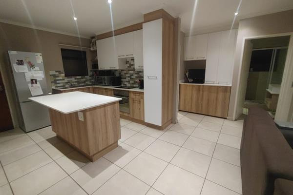 2 Bedrooms | 1 Bathroom | 2 Carports | Balcony | 24-Hour Security

Step into ...
