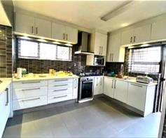 House for sale in Beacon Bay
