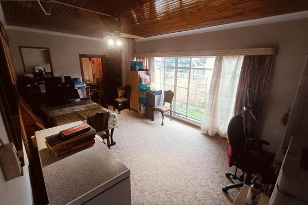 Welcome to your perfect family home.  It is a perfect home which provide comfort, style, security and a lot of potential for further enhancements. This property features three spacious bedrooms, each with vinyl flooring. One on-suite bathroom with a shower and toilet and a ...