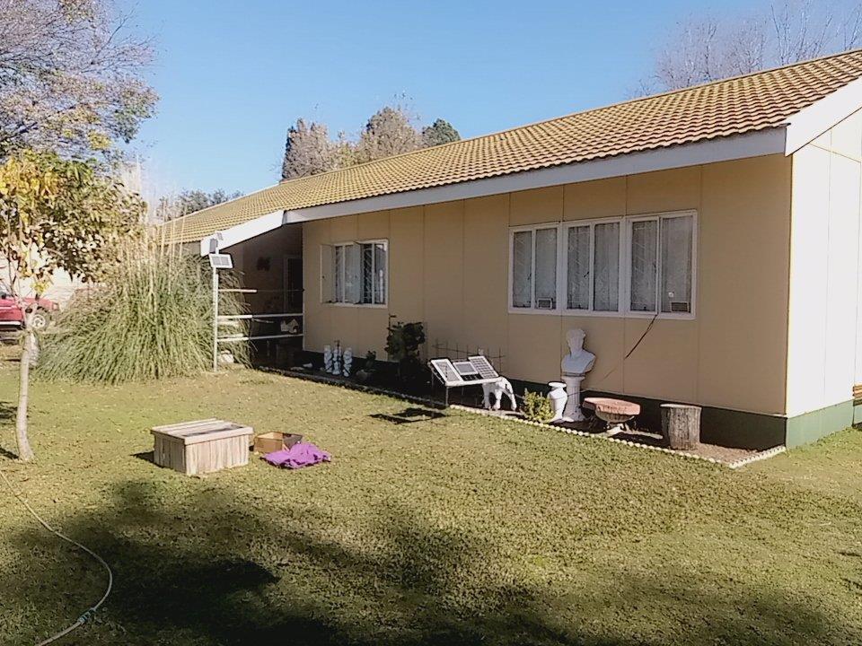 3 Bedroom House for sale in Vierfontein - P24-116617139