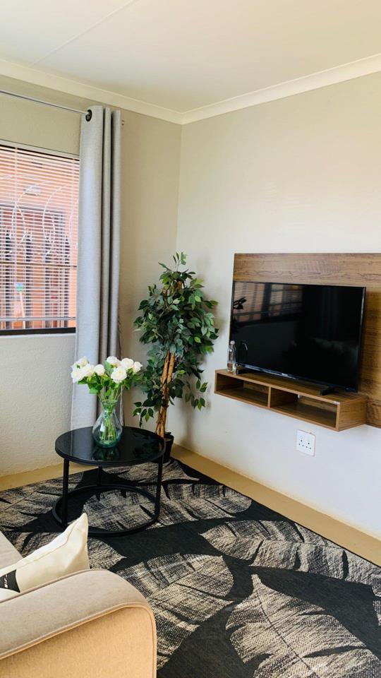 Listing number: P24-117288515, Image number: 2