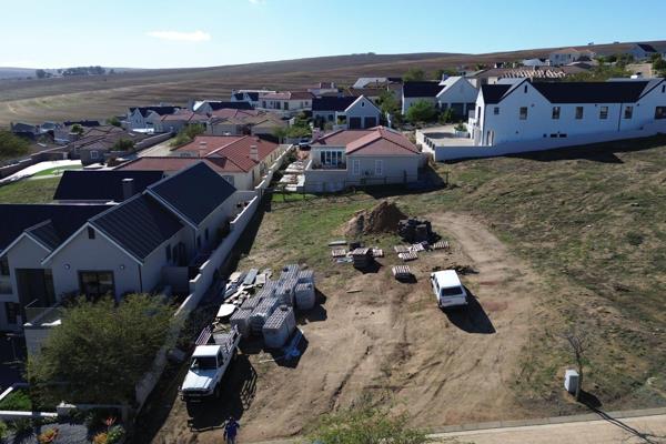 This is one of the few stands left in phase 1 of the Mount Royal Golf &amp; Country Estate. This is a level stand with nice views.  ...
