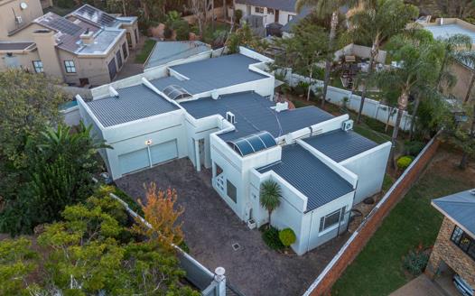 4 Bedroom House for sale in Moreleta Park