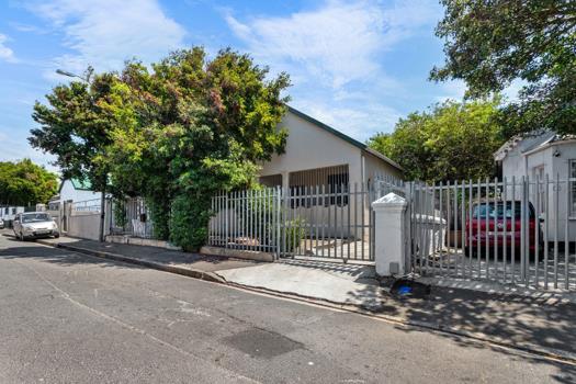 6 Bedroom House for sale in Observatory