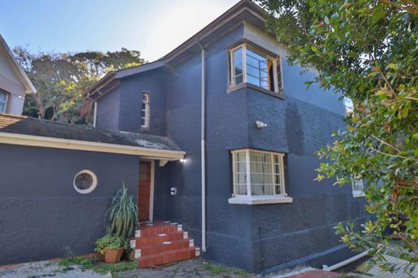 Situated conveniently close to the center of Gqeberha (Port Elizabeth), this beautiful, well-maintained property is already generating ...