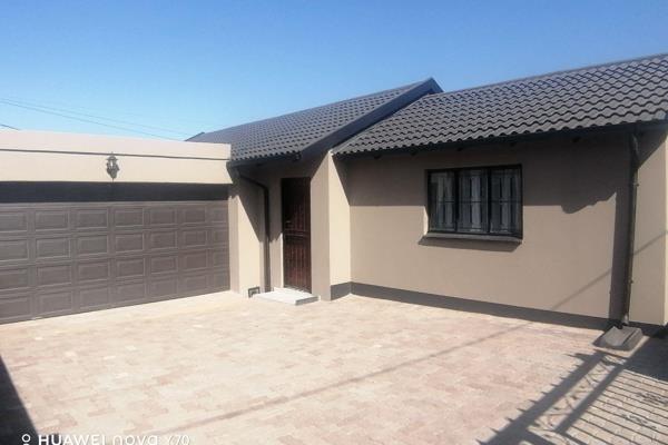 Charming Freehold Home for Sale in Allandale, Midrand - Your Dream Awaits!
Step into a ...