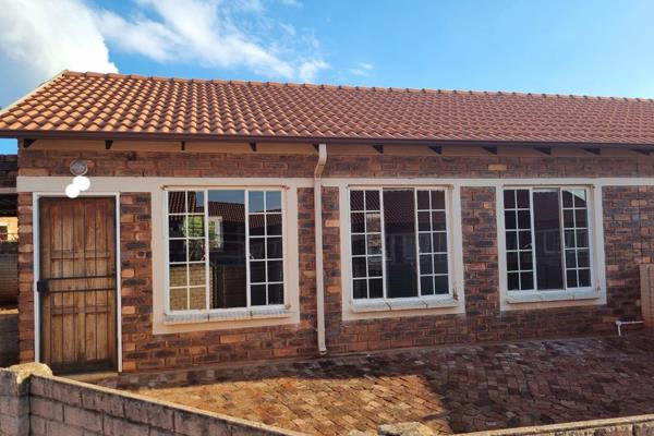 3 Bedroom Townhouse for sale in The Orchards - 25 Hornbill Crest