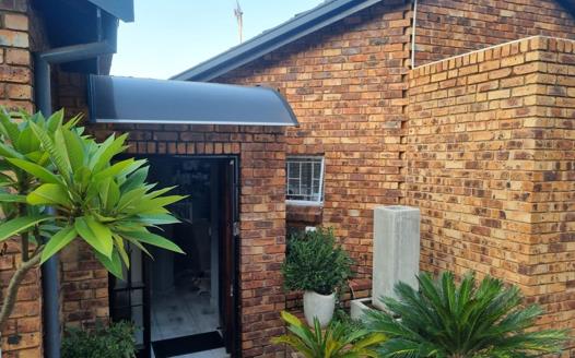 2 Bedroom House for sale in Moreleta Park