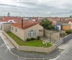 House for sale in Strandfontein Village