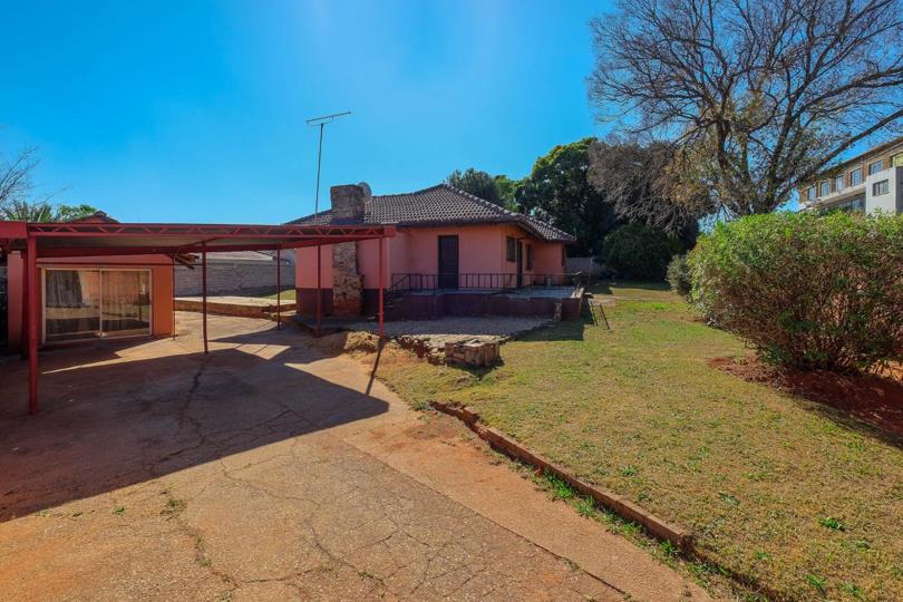 3 Bedroom House for sale in Lindhaven - P24-116056579