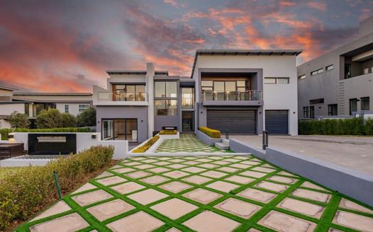 5 Bedroom House for sale in Steyn City