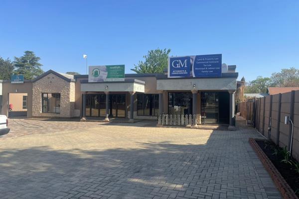 Large Office Space
1 Reception
5 Offices
1 Boardroom
Restrooms
Kitchen