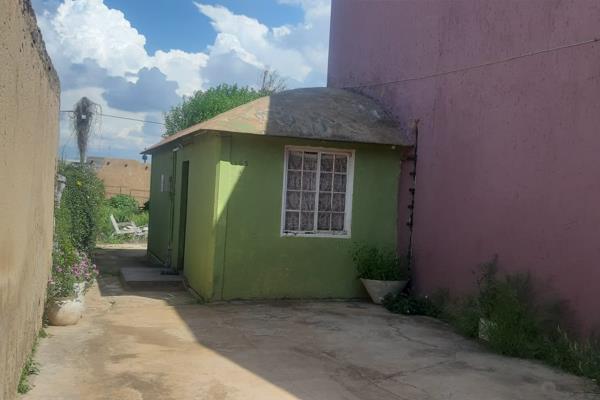 1 bedroom house with kitchen, lounge, outside toilet, parking space, wall and gate, first month rent R2500, deposit R2500, once off ...