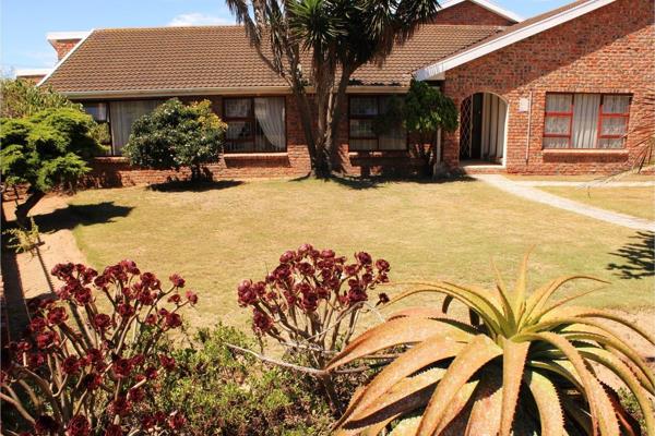 Live the coastal dream in this beautifully maintained4-bedroom, 2-bathroomhome justa short walk to the beach. This versatile property ...