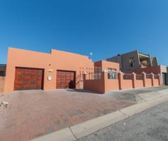 House for sale in Hillside