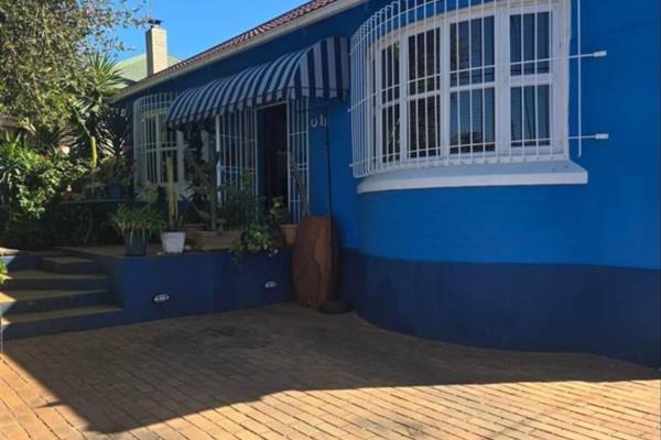 **Stunning Newly Renovated 3-Bedroom Home in Kensington** 

This beautifully updated home offers modern living with exceptional ...