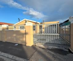 House for sale in Elsies River