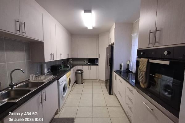 Stunning 2-Bedroom Apartment with Pool – Prime Location Near Blueberry Square

Discover your new home in this immaculate and spacious ...
