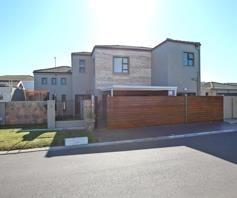 House for sale in Parklands North