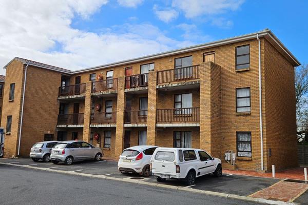 Welcome to Springdale Complex, a quaint and secure residential development in the heart of Brackenfell. This neat 2-bedroom, 1-bathroom ...