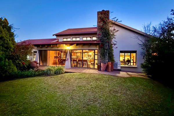 ***EXCLUSIVE MANDATE***
This spacious, character-filled double-volume family home is designed for relaxed living, entertaining, and ...