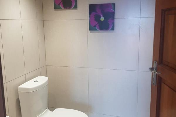 This sunny and cosy 3 bedroom 2 bathroom unit is perfectly positioned in the tranquil ...