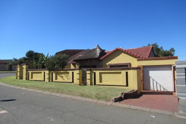 This neat and spacious family home in the heart of Eldorado Park Ext. 9 offers ...