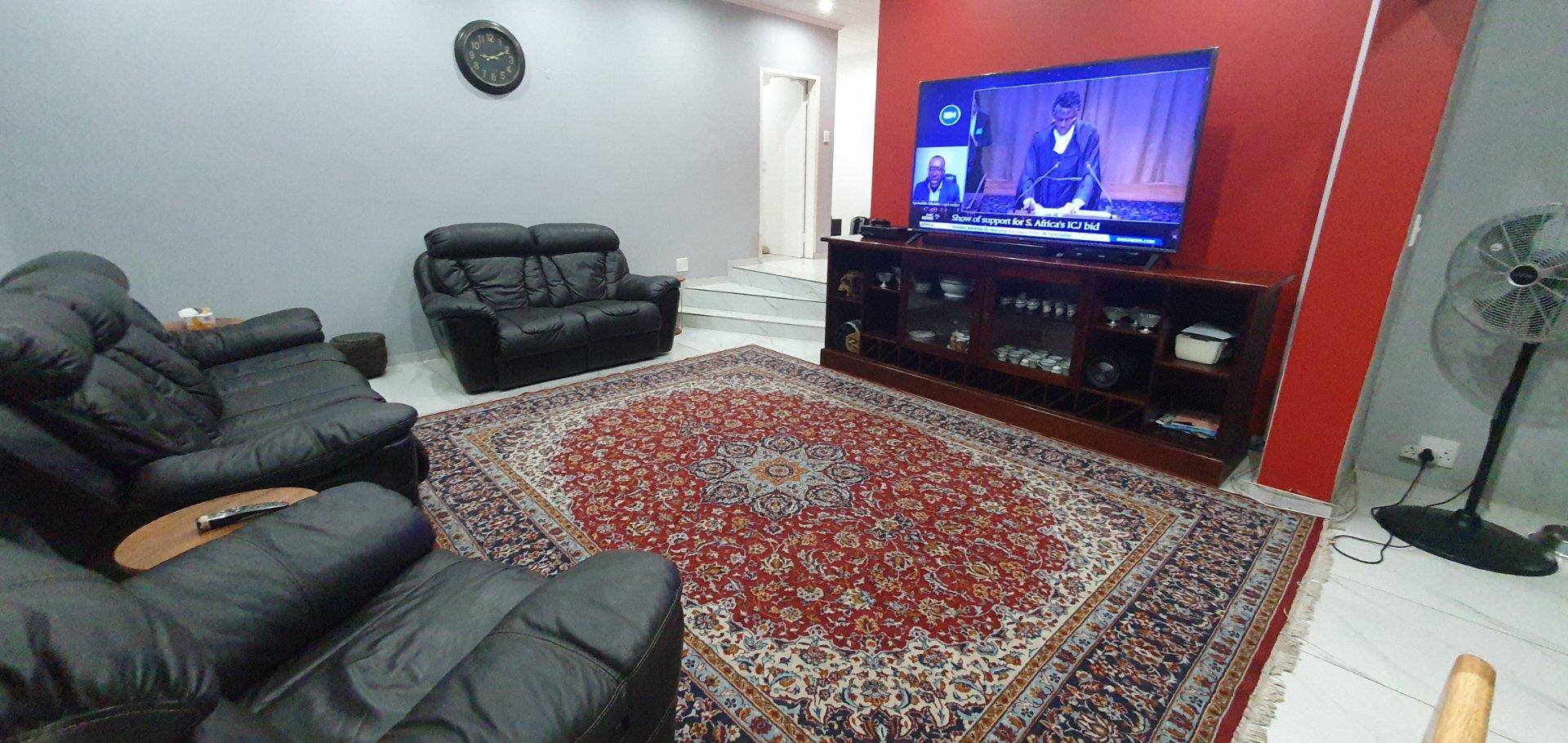 Photo of 3 Bedroom House to rent in Mountainside
