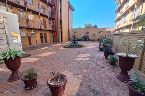 Bedroom Apartment flat to rent in Pretoria Gardens 2*1