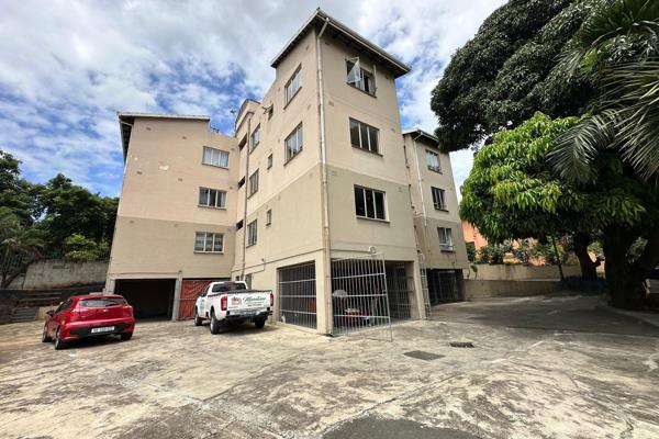 Legacy Real Estate Group proudly presents this stunning apartment in the heart of Verulam Central 

Property Features:

Kitchen: Fully ...